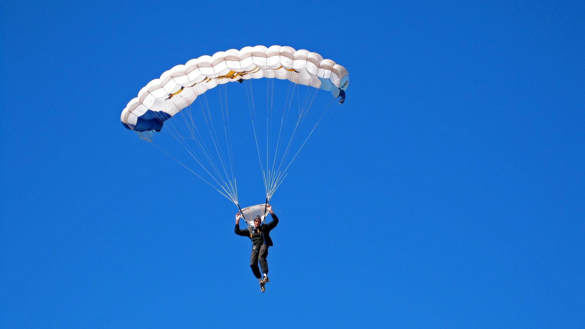 AYX GAMING-_职业赛场外：运动员的公益行动_，职业运动员 知乎