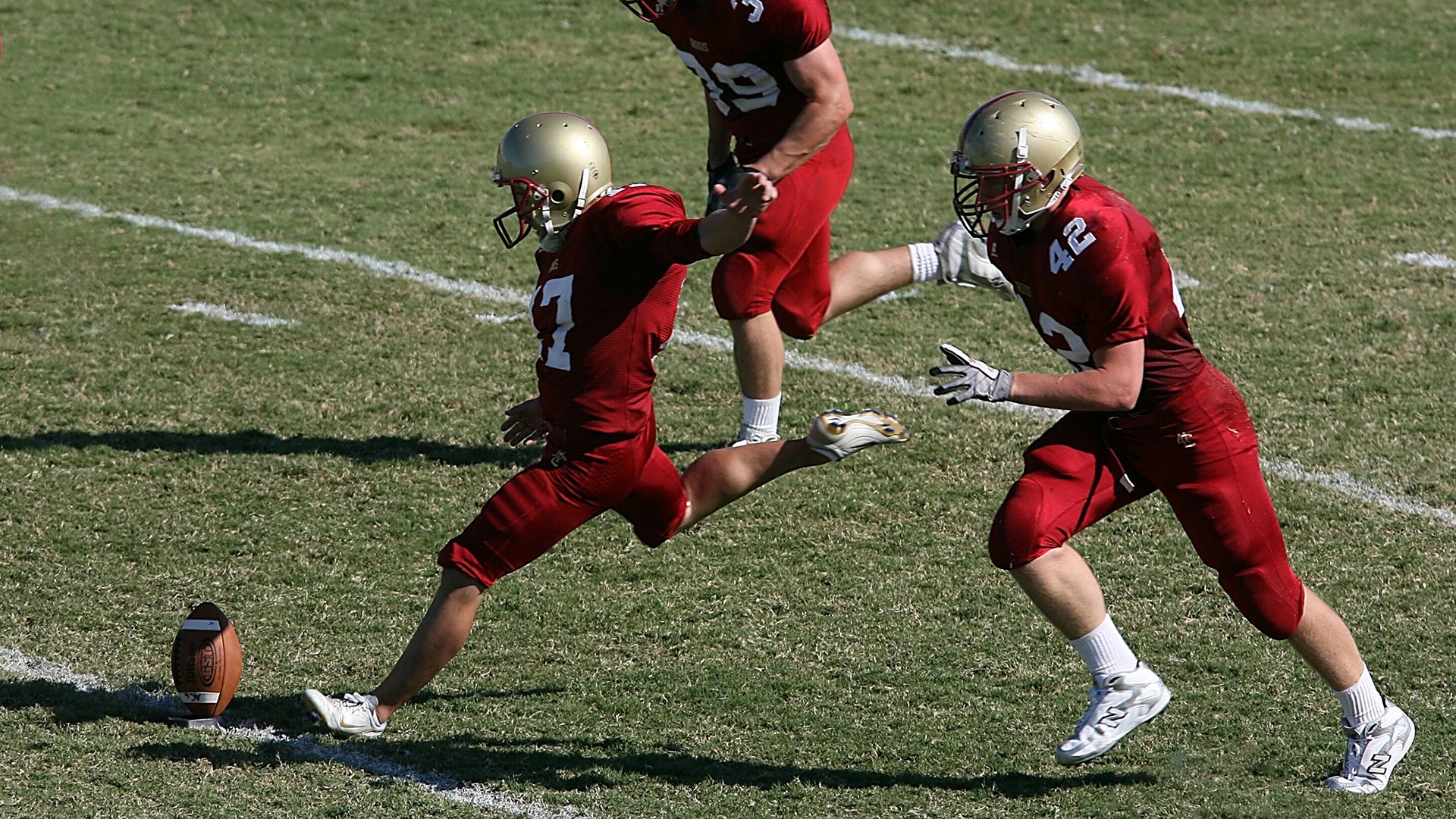 爱游戏 电竞-“德甲冠军争夺战进入关键期，豪门逐步逼近”，德甲冠军规则