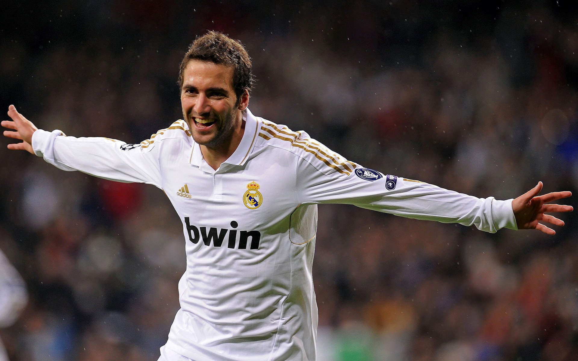 “马科斯·莫奇的反应速度与全能防守，为阿根廷美洲狮队带来更多胜利”