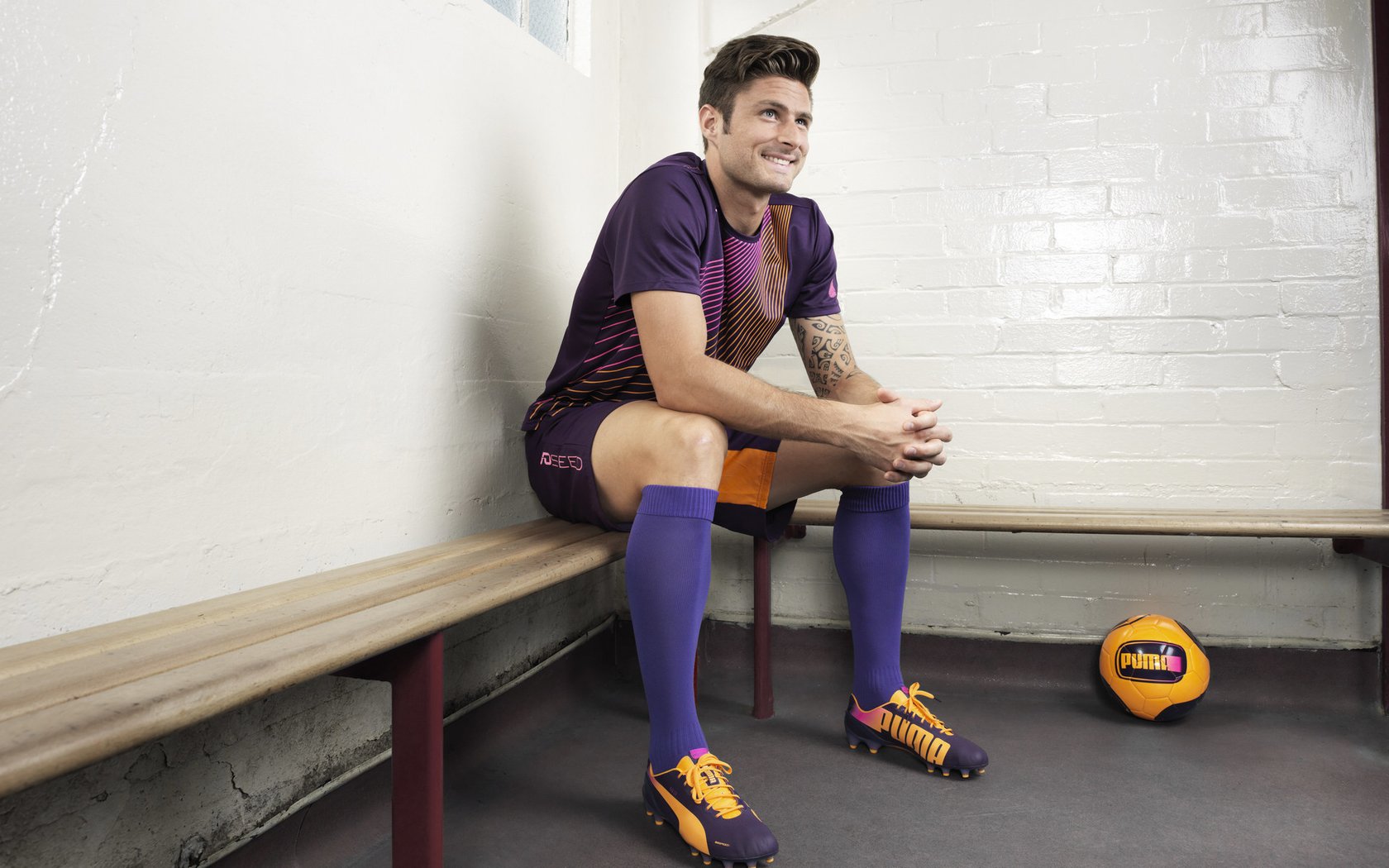 爱游戏官网-英超主帅换人引发舆论风暴，英超最新换帅